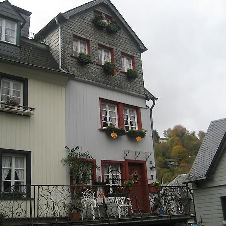 Bed and Breakfast Gaestehaus Luise Моншау Экстерьер фото