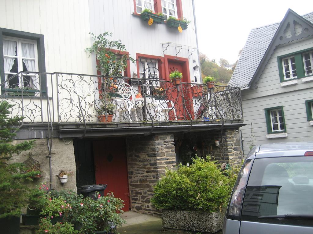 Bed and Breakfast Gaestehaus Luise Моншау Экстерьер фото